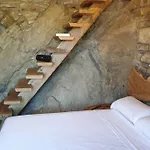 Casa Nella Roccia
