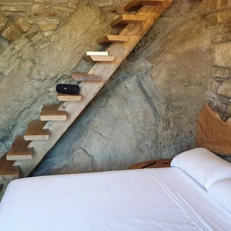Casa Nella Roccia