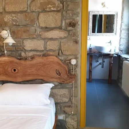 Casa Nella Roccia *