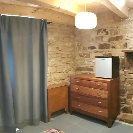 Casa Nella Roccia * 卡斯泰尔梅扎诺